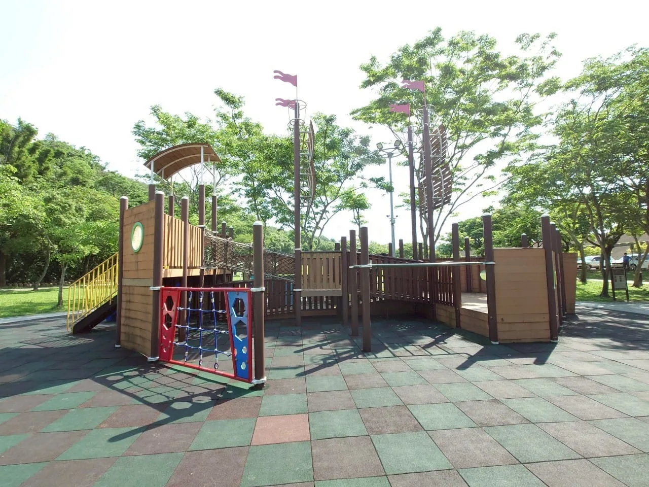大溪河濱公園海盜船兒童遊戲場實景